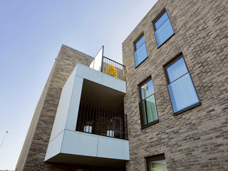 Fenêtre SOLEAL Next – configuration : Balconnet (garde-corps vitré)